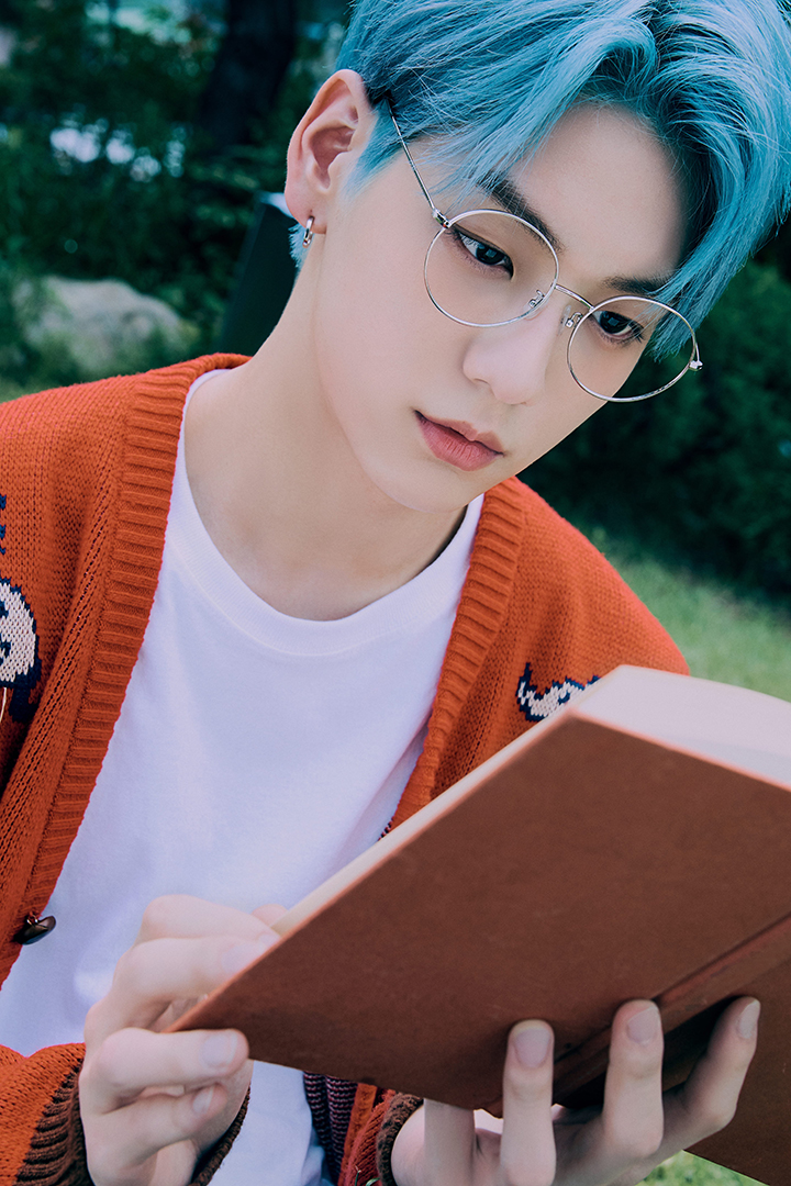 AR-Soobin; Photo of TOMORROW X TOGETHER member SOOBIN.