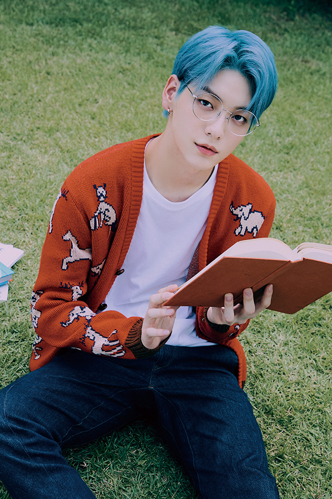 AR-Group; Photo of TOMORROW X TOGETHER member SOOBIN.