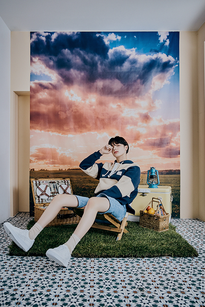 AR-Hueningkai; Photo of TOMORROW X TOGETHER member HUENINGKAI.