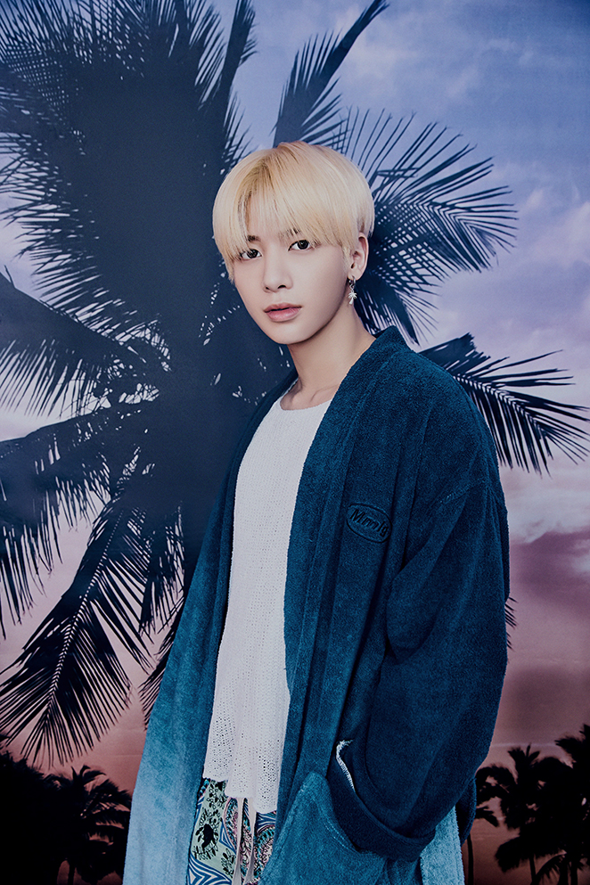 AR-Taehyun; Photo of TOMORROW X TOGETHER member TAEHYUN.