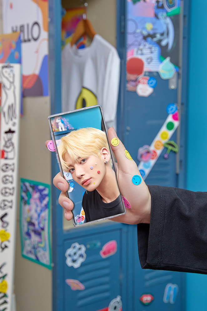 R-Taehyun; Photo of TOMORROW X TOGETHER member TAEHYUN.