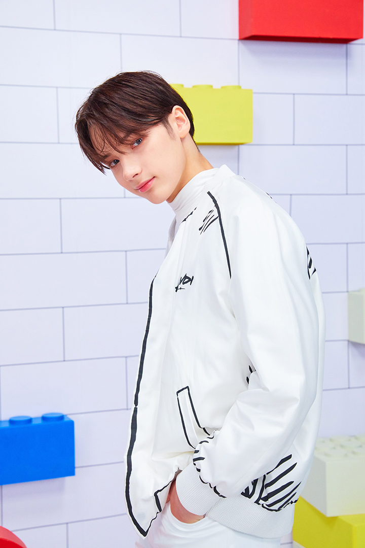 VR-Hueningkai; Photo of TOMORROW X TOGETHER member HUENINGKAI.