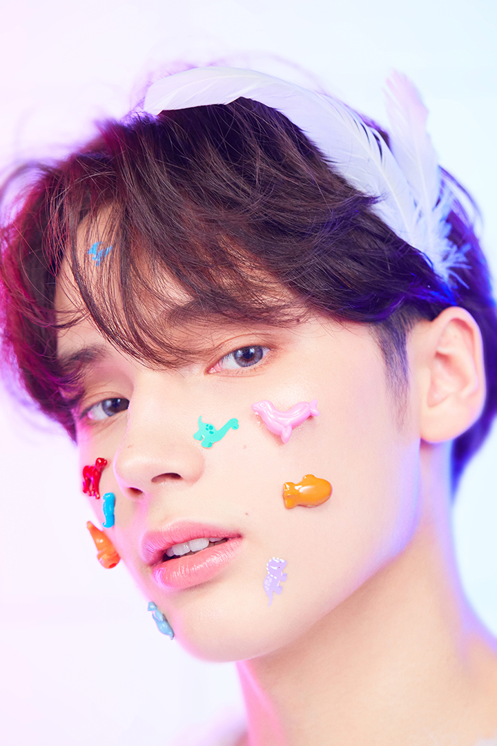 VR-Hueningkai; Photo of TOMORROW X TOGETHER member HUENINGKAI.