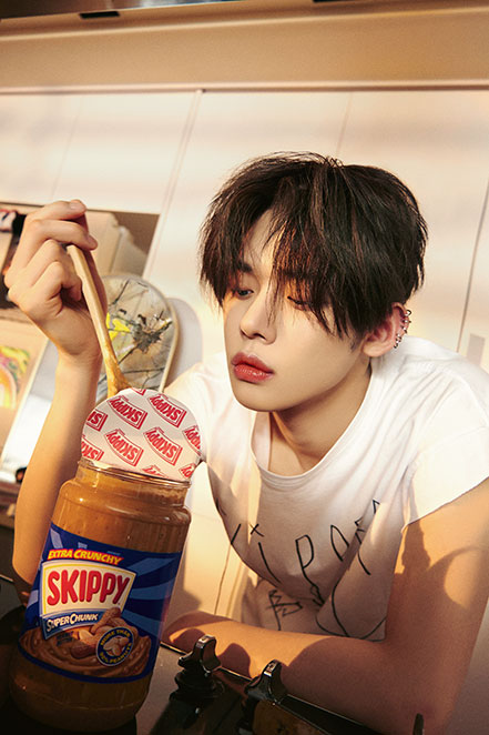 TOMORROW X TOGETHER 멤버 연준의 사진입니다.