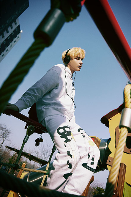 TOMORROW X TOGETHER 멤버 휴닝카이의 사진입니다.