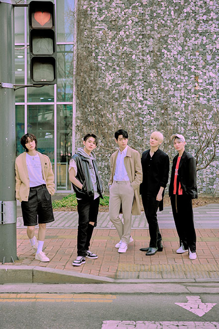 TOMORROW X TOGETHER의 사진입니다.