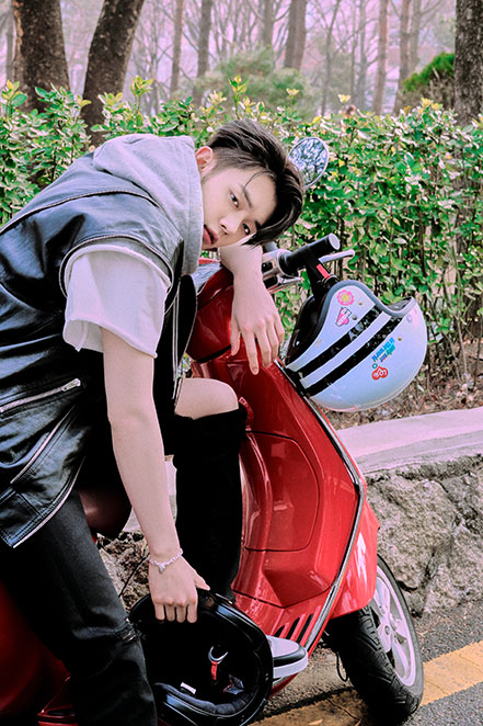 TOMORROW X TOGETHER 멤버 연준의 사진입니다.