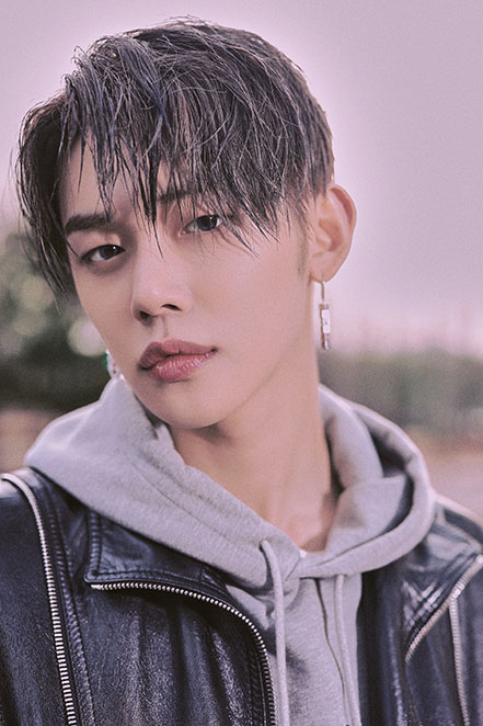 TOMORROW X TOGETHER 멤버 연준의 사진입니다.