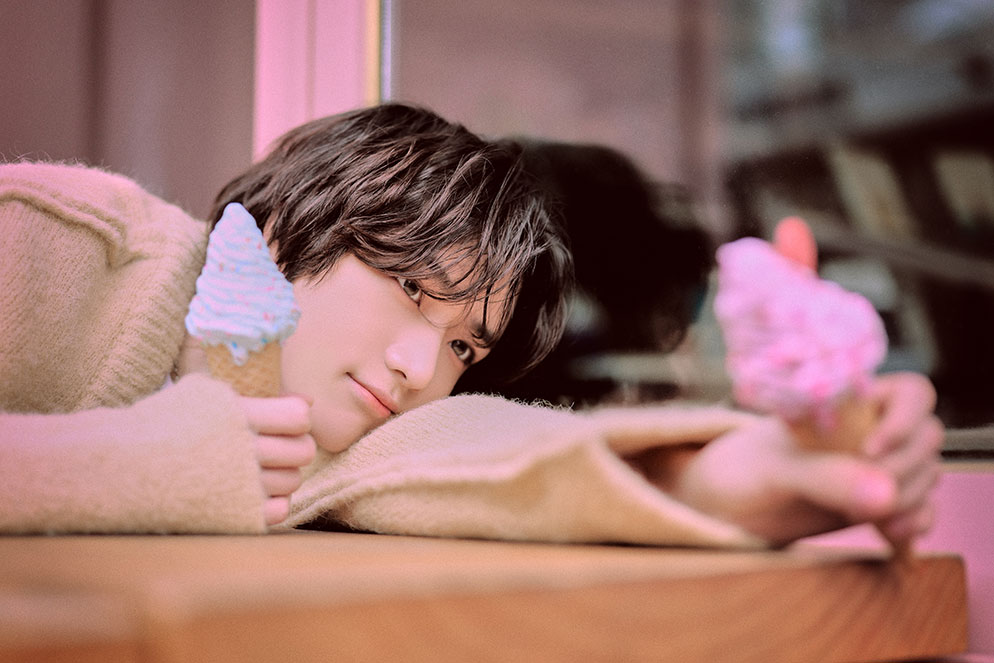 TOMORROW X TOGETHER 멤버 범규의 사진입니다.