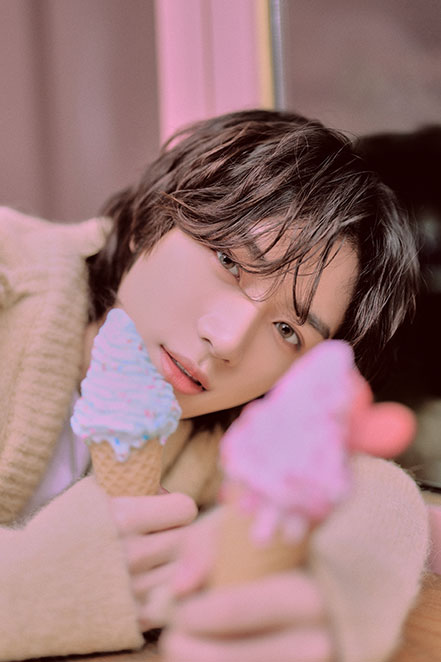 TOMORROW X TOGETHER 멤버 범규의 사진입니다.